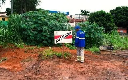 Multa da prefeitura custa mais do que o valor de limpeza de um lote