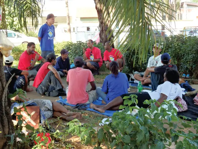 Grupo do MNPR reunido prepara seminário