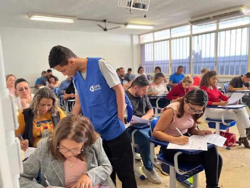 Candidatos a conselheiro tutelar passam por prova na Faculdade de Educação da UFG