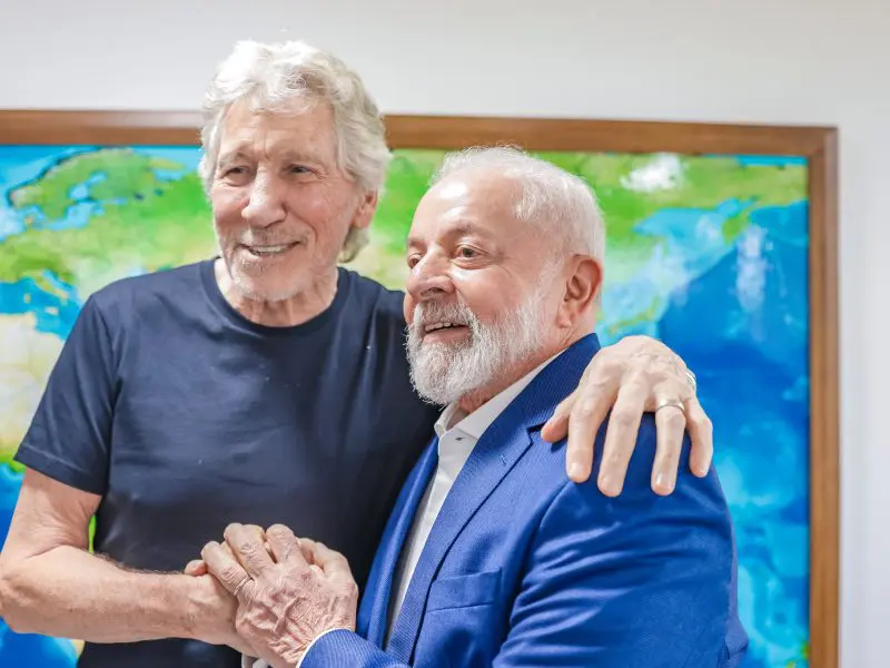 Presidente da República, Luiz Inácio Lula da Silva, durante encontro com o músico Roger Waters, no Palácio do Planalto. (Foto: Ricardo Stuckert / PR)