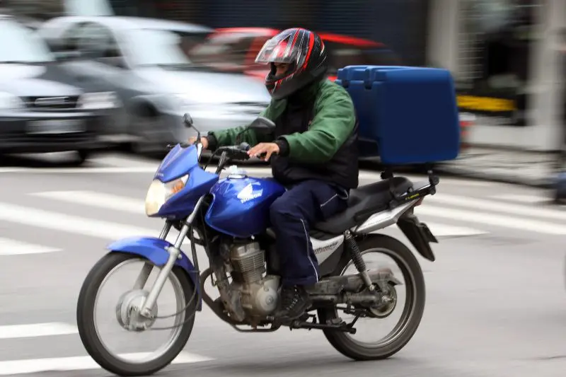 motoboys goiás goiânia projeto de lei agressão multa