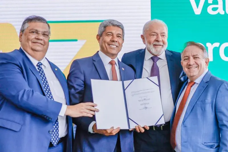 Vilmar Mariano participa de evento ao lado do Presidente Lula e do futuro ministro do STF Flávio Dino