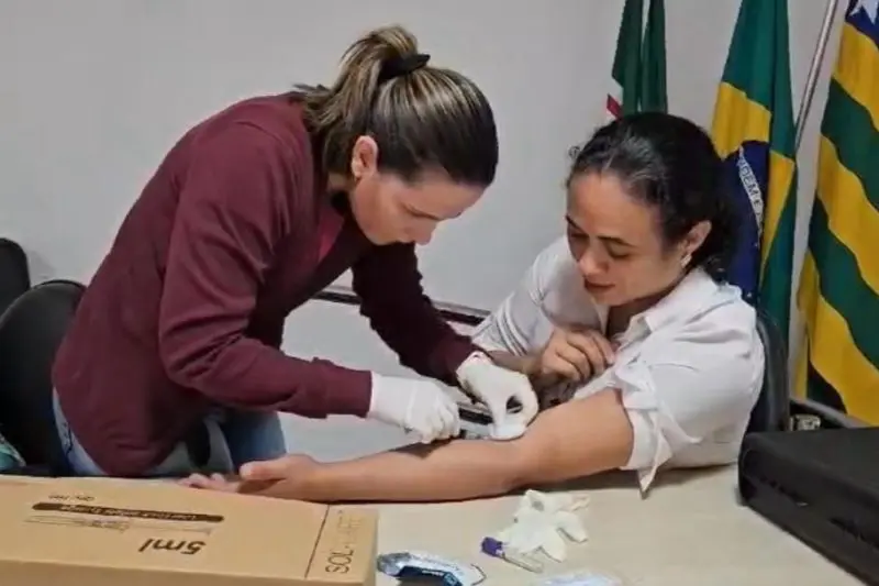 Prefeitura de Goiânia começa a fazer teste rápido mais complexo para dengue nas unidades de saúde: teste rápido de dengue IgG, IgM e antígeno NS1 avalia se a pessoa está infectada no momento e se já possui anticorpos para a doença | Fotos: SMS