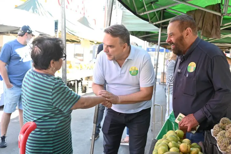 Pré-candidato realiza visitas e tem reuniões diárias em bairros de todas as regiões da cidade para discutir plano de governo e apresentar propostas