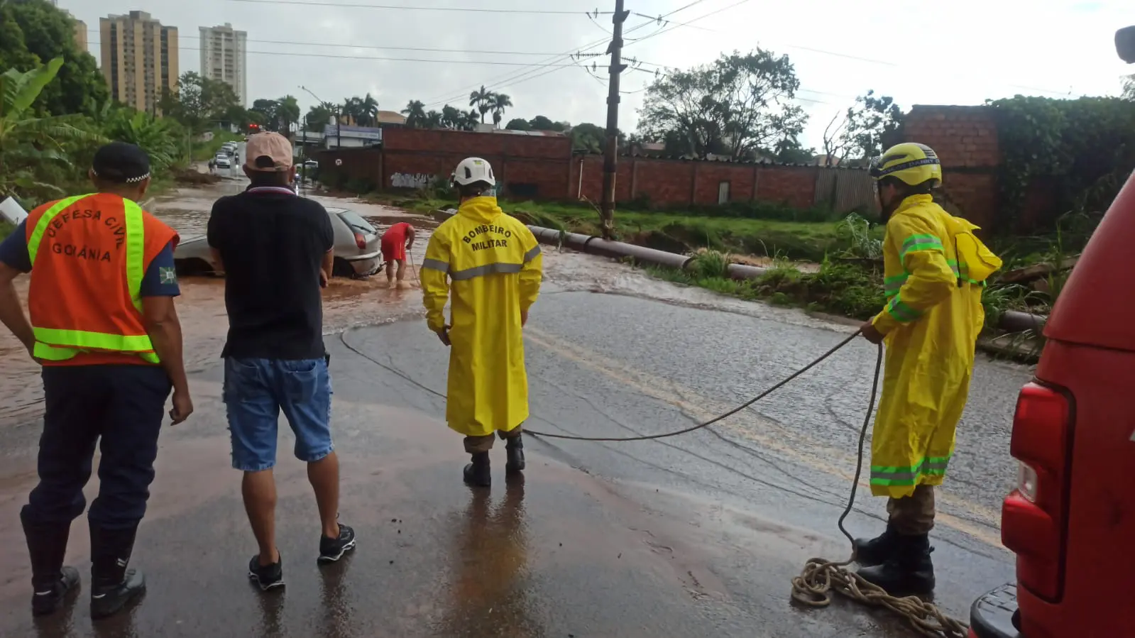 Defesa Civil de Goiânia alerta para chuvas intensas e orienta população sobre cuidados