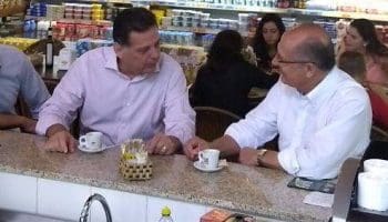 Marconi e Alckmin tomam café da manhã antes de transmissão pelo Facebook