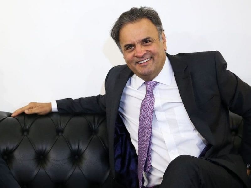 Aécio Neves, feliz por manter o cargo (Foto: Marcelo Camargo/Agência Brasil, Ago.17)