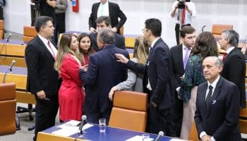 Vereadores reunidos antes da votação que derrubou o veto de Iris Rezende (Foto Alberto Maia/Divulgação Câmara de Goiânia)