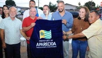 Os moradores do Parque das Nações agora contam com uma praça poliesportiva recém-inaugurada, equipada com um campo sintético de última geração, em uma semana marcada por inaugurações em Aparecida pelo prefeito Vilmar Mariano