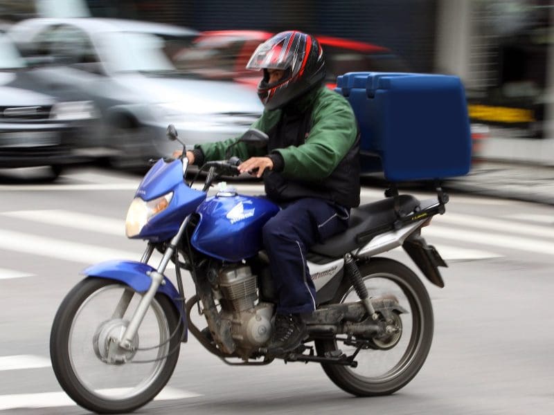 motoboys goiás goiânia projeto de lei agressão multa