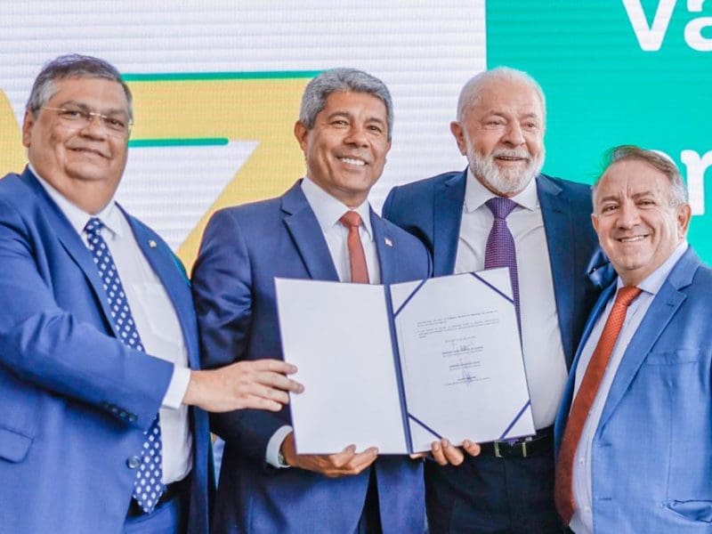 Vilmar Mariano participa de evento ao lado do Presidente Lula e do futuro ministro do STF Flávio Dino