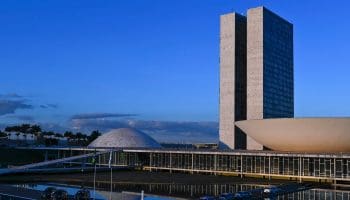 O Supremo Tribunal Federal (STF) reconheceu em julgamento a omissão do Congresso Nacional na regulamentação da licença-paternidade, prevista no inciso XIX do artigo 7º da Constituição Federal.