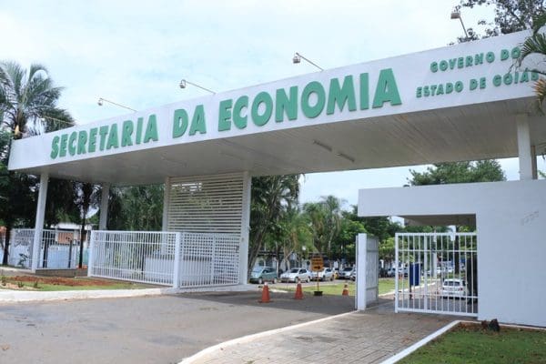 Governo de Goiás deve realizar refis em 2024 objetivo é receber ate 1 bilhão de reais em dividas