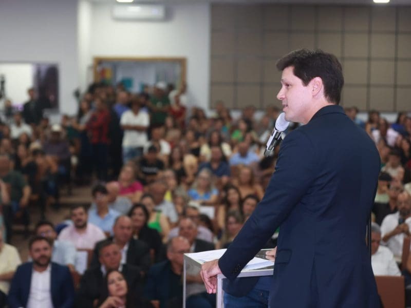 Governador em exercício, Daniel Vilela participa da inauguração da Escola Municipal Jaime Máximo, em Nerópolis