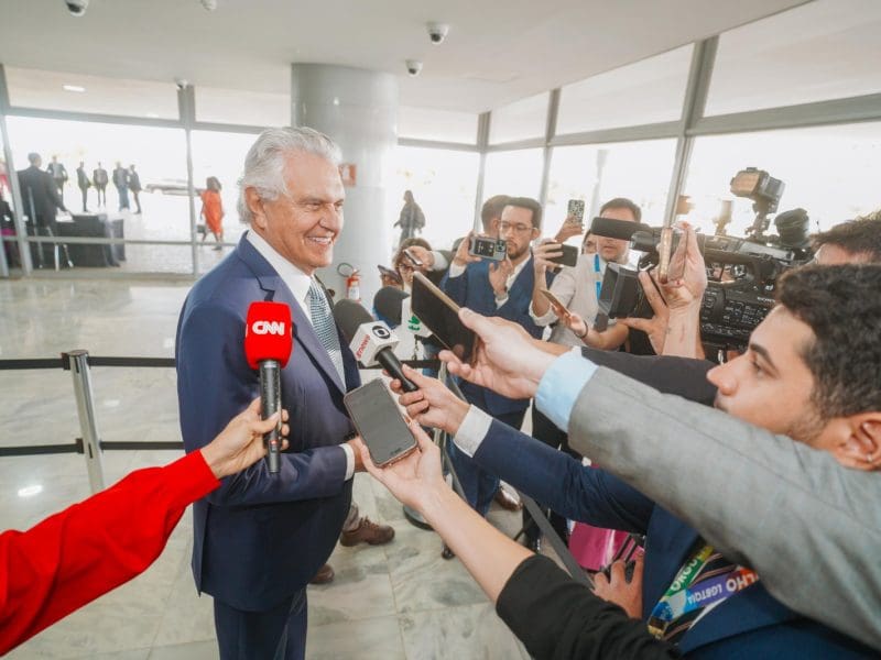 Governador representou os interesses de Goiás no colegiado, com a presença do presidente Lula; dívidas dos estados, assistência social e educação pautaram discussão