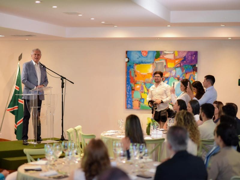 Caiado homenageia alunos, gestores e professores que receberam nota “excelente” no Saeb