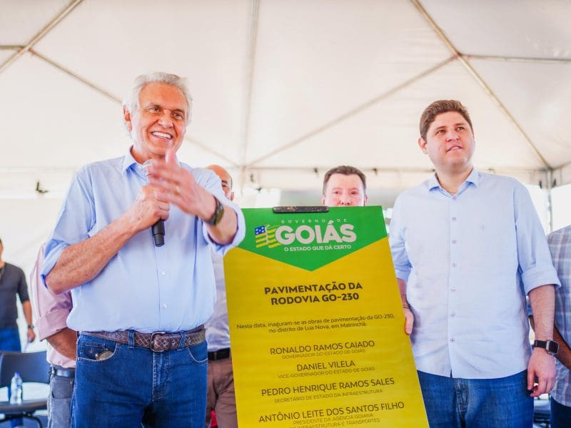 Caiado inaugura trecho da GO-230 e assina ordem de serviço para restauração da GO-070, em Matrinchã