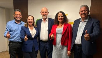 Pensando no futuro de Goiânia, em uma cidade que precisa de cuidados efetivos e de união em prol da democracia, o ex-deputado estadual e ex-vereador pelo PC do B, Fábio Tokarski, retira nesta quinta, dia 18 de julho, sua pré-candidatura a prefeito da capital e formaliza o apoio à candidatura da deputada federal Adriana Accorsi (PT).