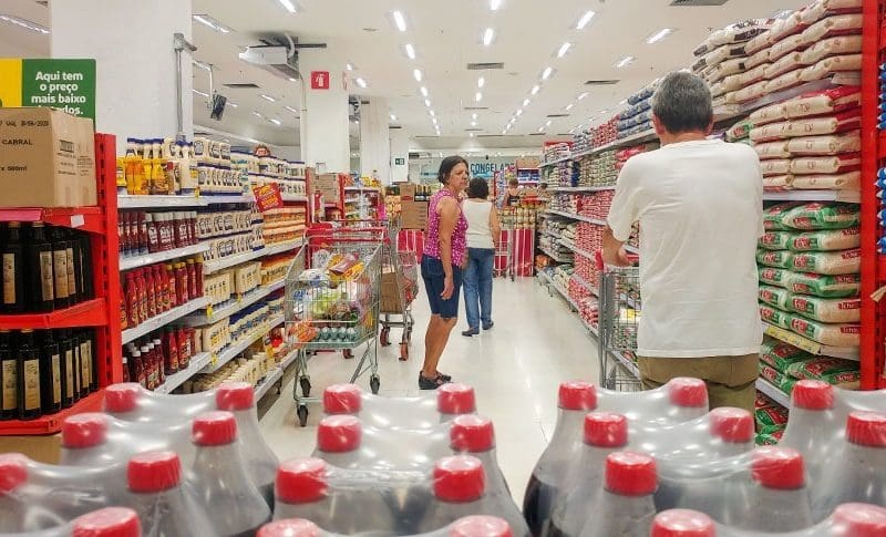 Comércio goiano cresce pelo 6º mês seguido