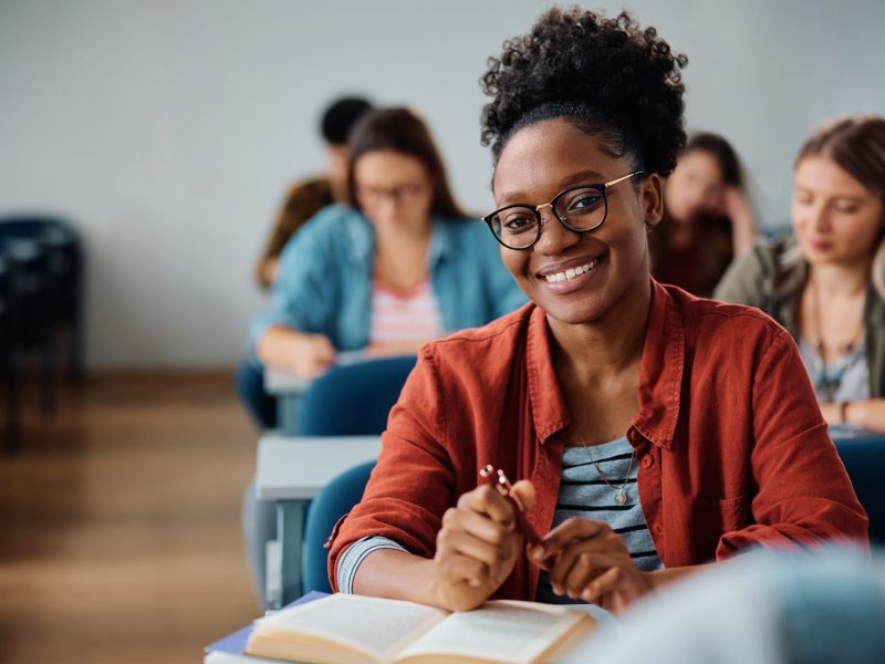 CETT-UFG e Governo Federal lançam Programa Qualifica Goiás com 1250 vagas em cursos profissionalizantes gratuitos para jovens de 16 a 29 anos