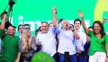 Encontro reuniu sete mil pessoas e marcou a união de lideranças políticas do município e do Estado