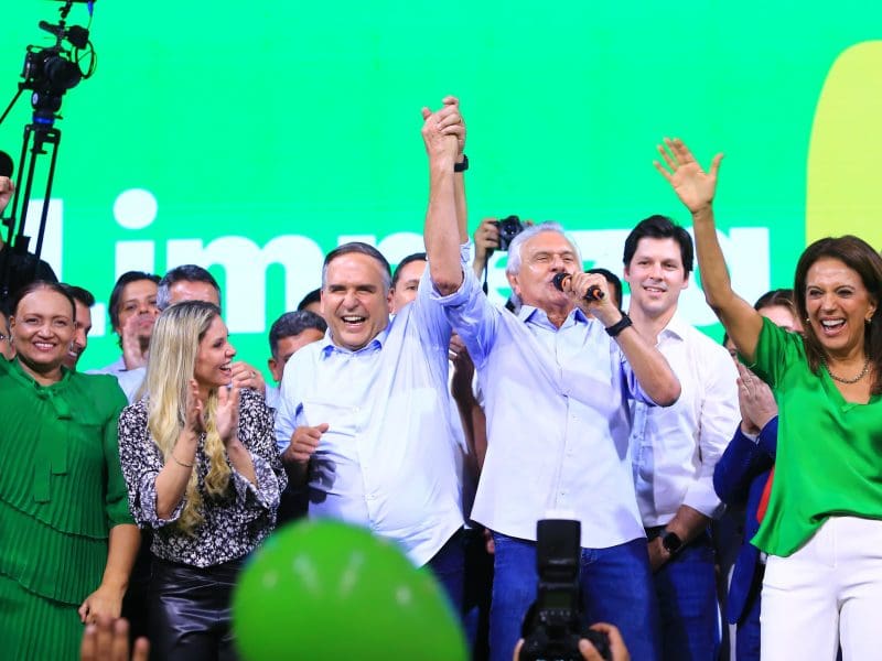 Encontro reuniu sete mil pessoas e marcou a união de lideranças políticas do município e do Estado