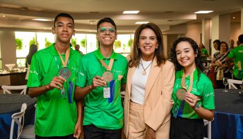 Gracinha Caiado anuncia intercâmbio na Europa a vencedores de desafio de matemática do Aprendiz do Futuro