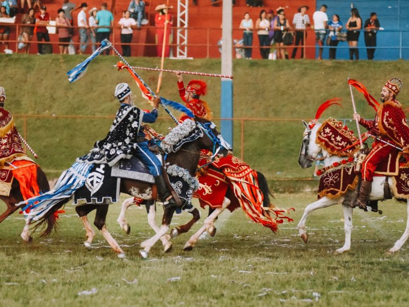 Corumbá e Pilar de Goiás recebem Circuito das Cavalhadas no feriado de Independência