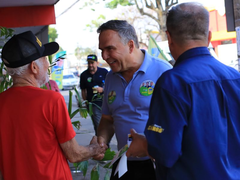 Na Vila Canaã, Mabel recebe apoio de comerciantes: “Goiânia precisa de gestor”