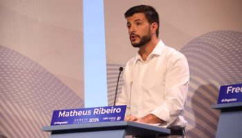 Em debate, Matheus apresenta ‘Sementes do Futuro’, programa de assistência integral à Primeira Infância