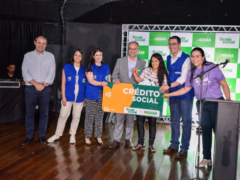 Governo de Goiás entrega benefícios da primeira edição do Goiás Social Mulher