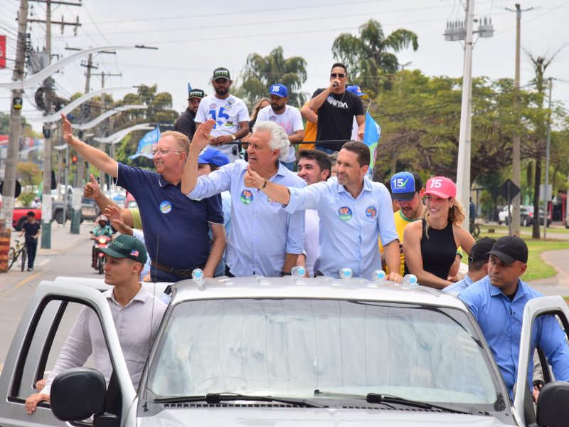 Em mega carreata com Caiado, Vilela recebe apoio de moradores de Aparecida