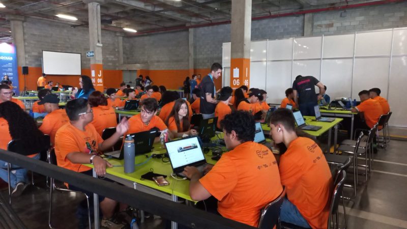 Estudantes da rede estadual se destacam em Olimpíada de IA Aplicada na Campus Party 2024